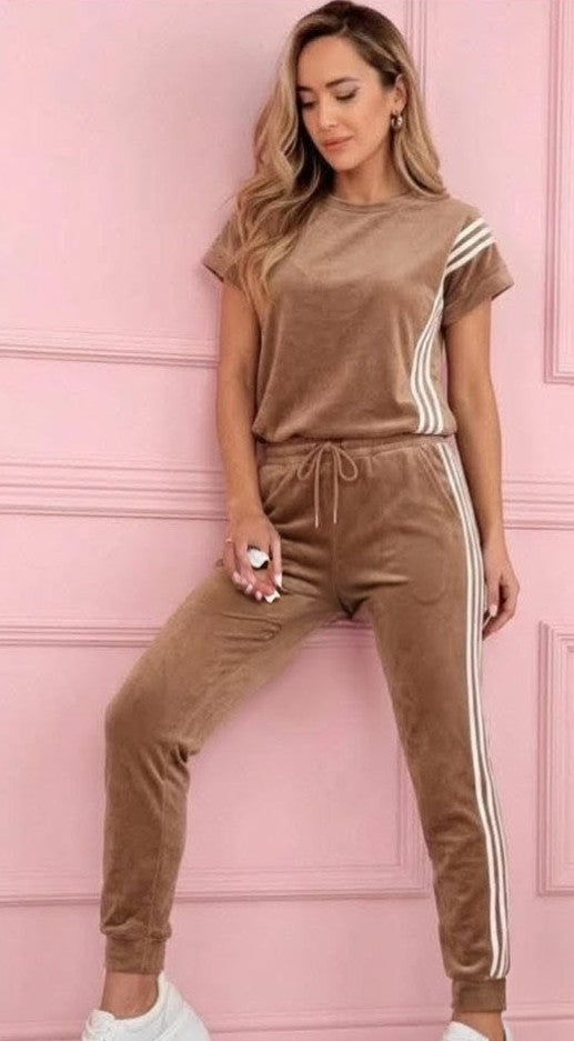 Brown velour tracksuit set with short-sleeve top, jogger pants, drawstring waist, side stripes